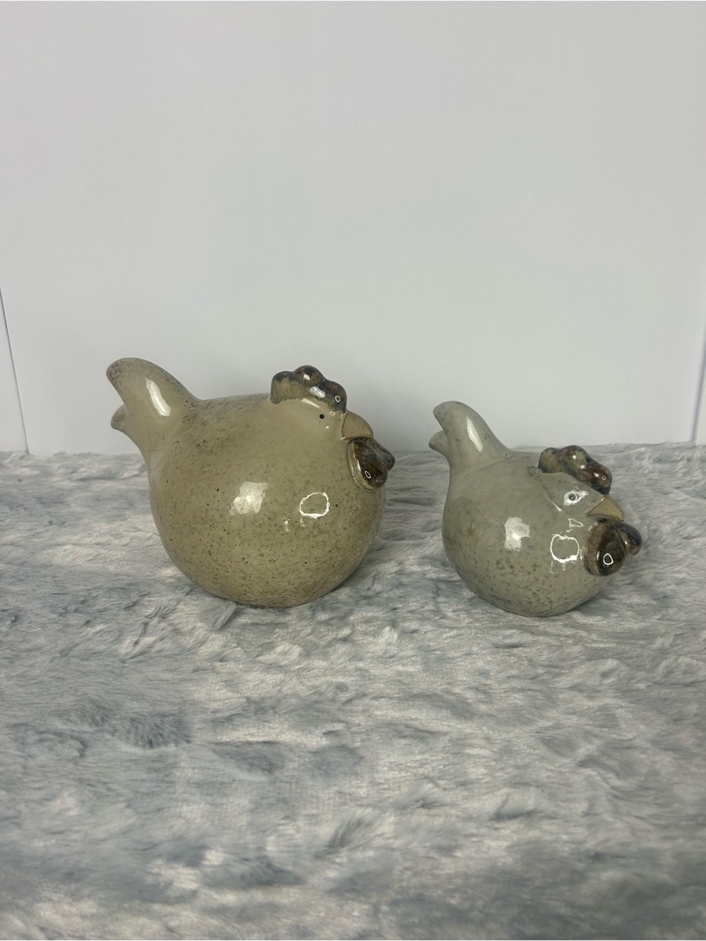 Ceramic Chicken Figurine Pair in Speckled Beige
